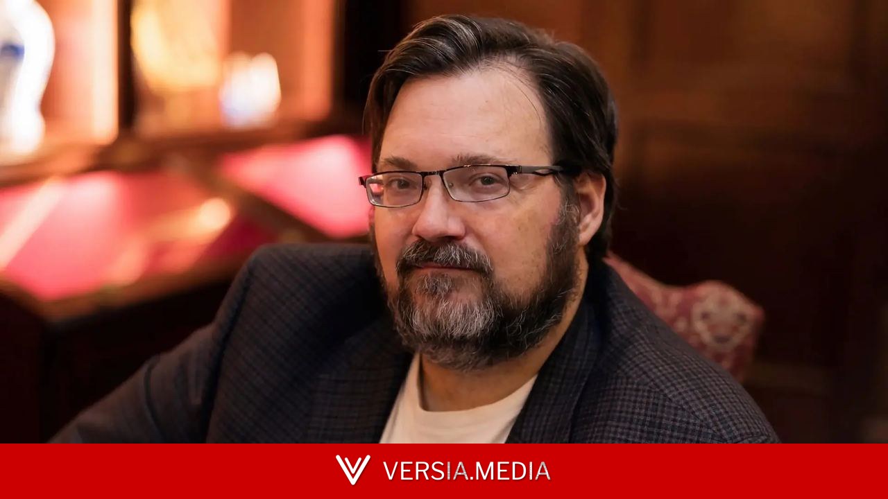 Brandon Sanderson trae novedades de la película de Nacidos de la bruma: cameo, spin-off y malas noticias para la fecha de estreno